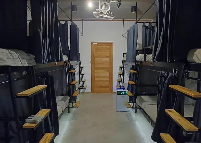 Hostel Amsterdamned *