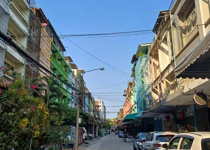 Amsterdamned Hostel Bangkok